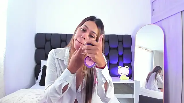 Cristel Boom online show from 01/26/25, 03:36