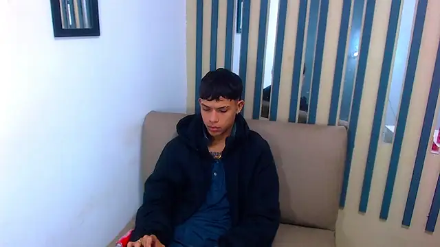 Snapshot of Levis_Montes chatting on 01/03/25, 02:08 Levis Montes online show from 01/03/25, 02:08