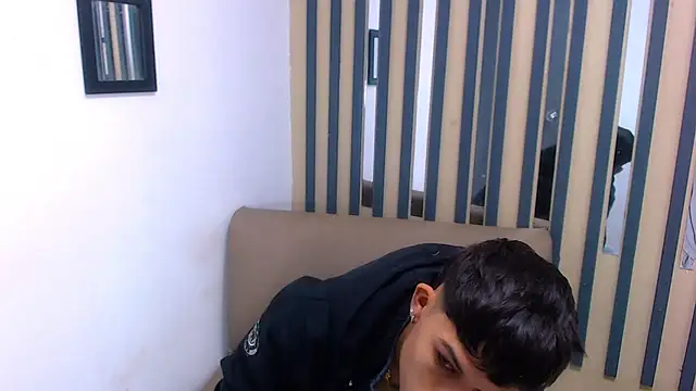 Snapshot of Levis_Montes chatting on 01/04/25, 01:53 Levis Montes online show from 01/04/25, 01:53