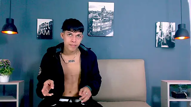 Snapshot of Levis_Montes chatting on 01/07/25, 02:19 Levis Montes online show from 01/07/25, 02:19