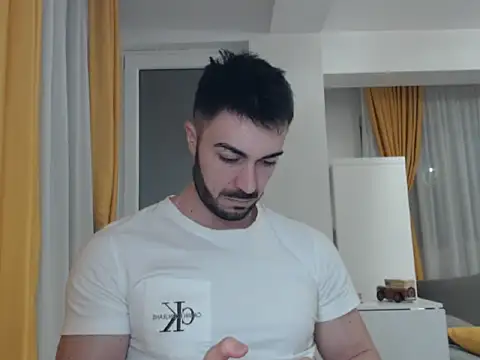 Snapshot of GoldenMark chatting on 02/03/25, 03:59 GoldenMark online show from 02/03/25, 03:59