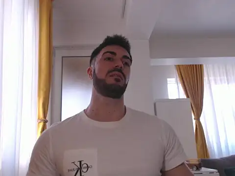 Snapshot of GoldenMark chatting on 02/10/25, 12:29 GoldenMark online show from 02/10/25, 12:29