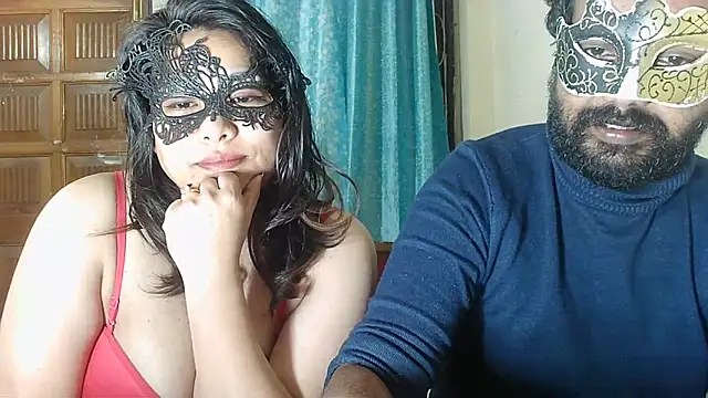 Snapshot of Cutehornycouples chatting on 09/23/25, 05:49 Cutehornycouples online show from 09/23/25, 05:49