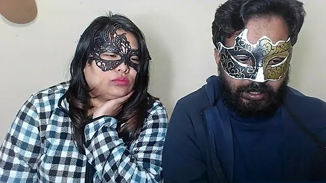 Snapshot of Cutehornycouples chatting on 12/19/25, 05:31 Cutehornycouples online show from 12/19/25, 05:31