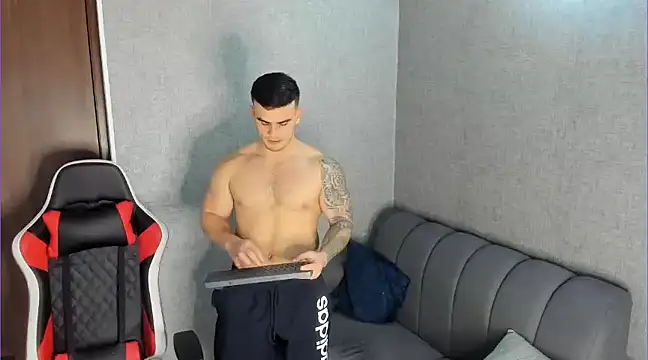 Ricardogo19 online show from 01/31/25, 03:20