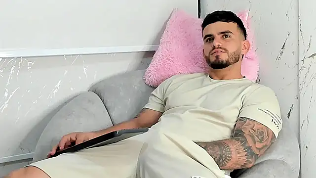 Ricardogo19 online show from 01/16/26, 02:43