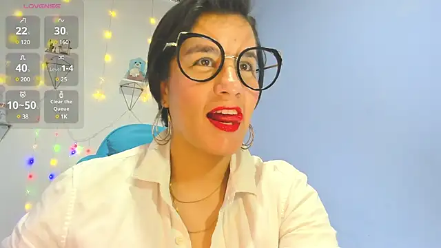 Snapshot of Cristina_Vanegas631 chatting on 12/28/24, 12:13 Cristina Vanegas631 online show from 12/28/24, 12:13