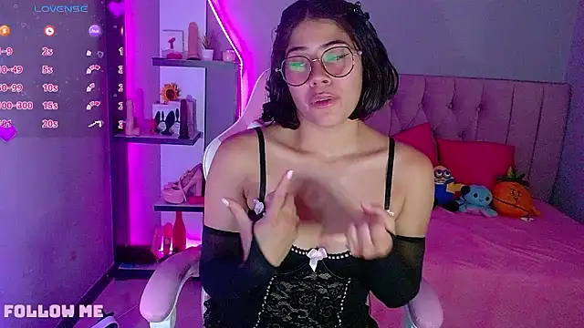 Snapshot of LoaLuxury chatting on 12/07/24, 07:10 LoaLuxury online show from 12/07/24, 07:10