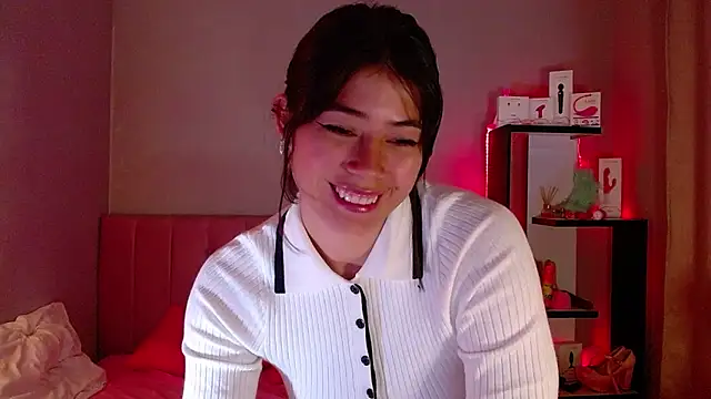 Snapshot of LoaLuxury chatting on 03/14/25, 01:05 LoaLuxury online show from 03/14/25, 01:05