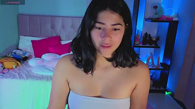 Snapshot of LoaLuxury chatting on 09/20/25, 05:03 LoaLuxury online show from 09/20/25, 05:03