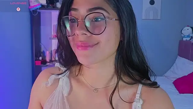 Snapshot of LoaLuxury chatting on 03/28/26, 03:22 LoaLuxury online show from 03/28/26, 03:22