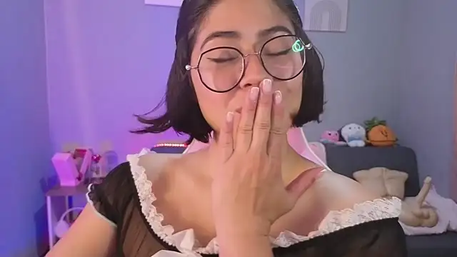 LoaLuxury online show from 06/24/26, 03:33