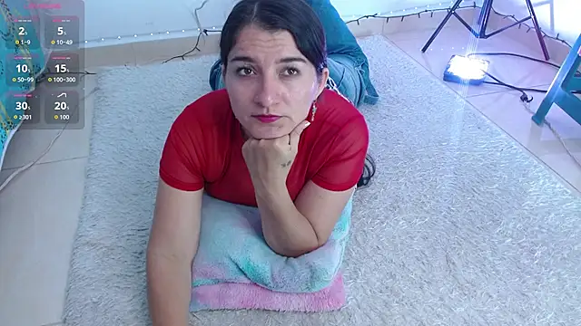 Snapshot of Emelyross_ chatting on 06/09/26, 08:31 Emelyross online show from 06/09/26, 08:31