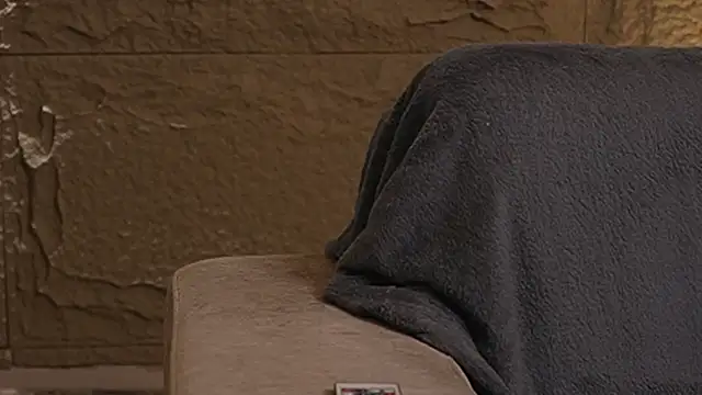 Logan Varela online show from 11/30/25, 02:21