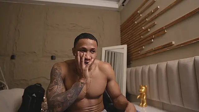 Logan Varela online show from 03/12/26, 01:50