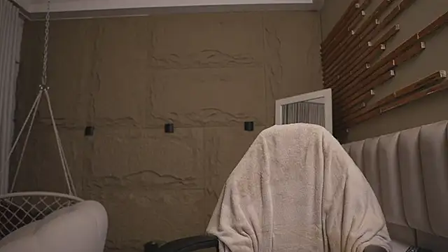 Logan Varela online show from 03/23/26, 02:21