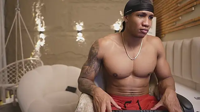 Logan Varela online show from 04/08/26, 12:16