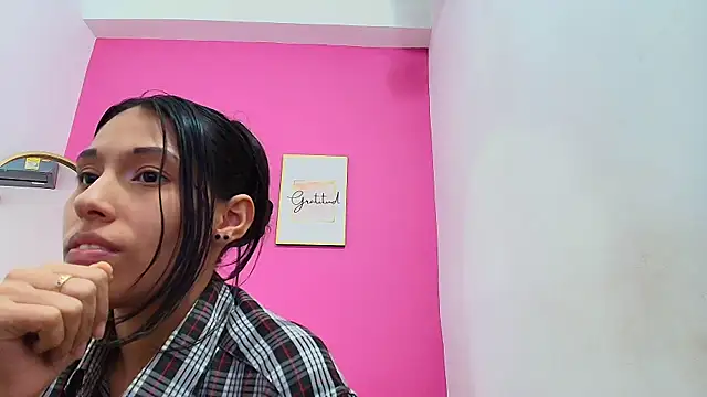 yourcuteneighbourr online show from 01/11/25, 09:36