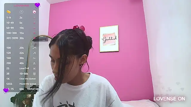 yourcuteneighbourr online show from 03/08/25, 09:28