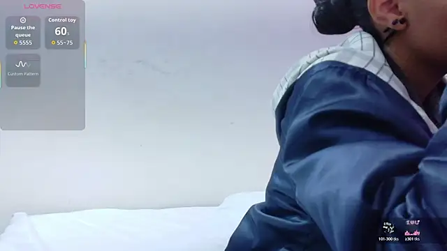 yourcuteneighbourr online show from 11/13/25, 02:54