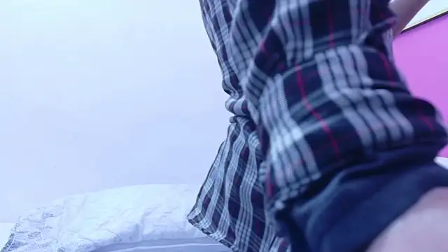 yourcuteneighbourr online show from 12/23/25, 03:15