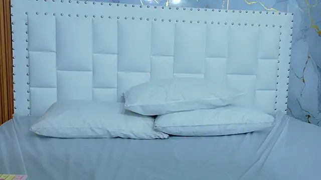 yourcuteneighbourr online show from 01/13/26, 03:12