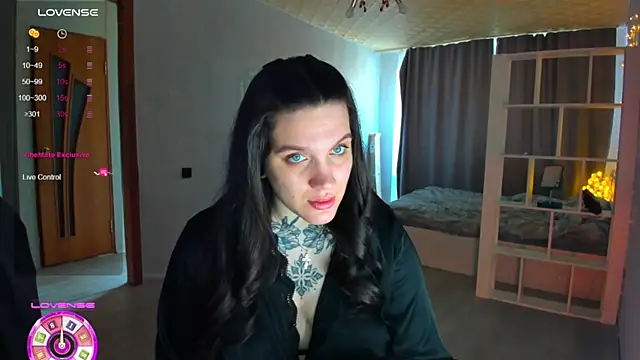 Snapshot of AizaRose chatting on 03/18/26, 06:49 AizaRose online show from 03/18/26, 06:49