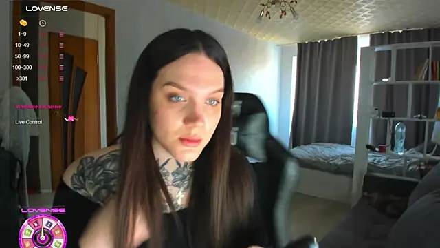 Snapshot of AizaRose chatting on 03/31/26, 06:03 AizaRose online show from 03/31/26, 06:03