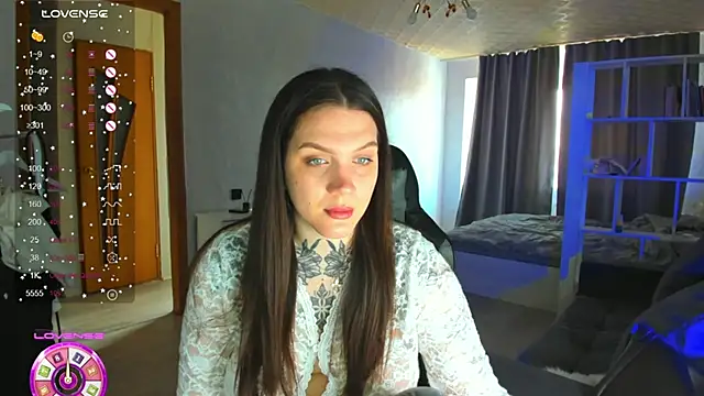 Snapshot of AizaRose chatting on 04/22/26, 07:00 AizaRose online show from 04/22/26, 07:00