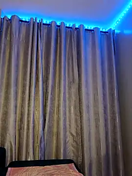 Snapshot of C-yoyo chatting on 04/12/26, 09:42 C-yoyo online show from 04/12/26, 09:42