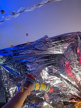 gurlnips online show from 02/02/25, 05:26