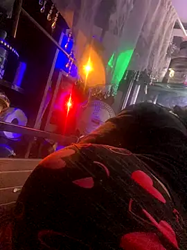 Snapshot of gurlnips chatting on 11/30/25, 08:07 gurlnips online show from 11/30/25, 08:07