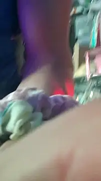 Snapshot of gurlnips chatting on 12/14/25, 04:01 gurlnips online show from 12/14/25, 04:01