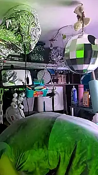 gurlnips online show from 01/19/26, 01:04