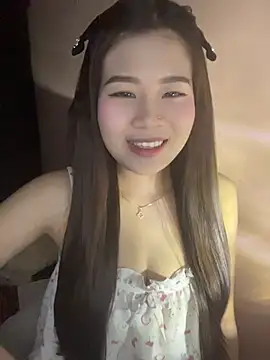 Snapshot of Bae1103 chatting on 06/07/26, 04:00 Bae1103 online show from 06/07/26, 04:00