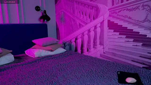 Liv Fay online show from 12/10/24, 01:55