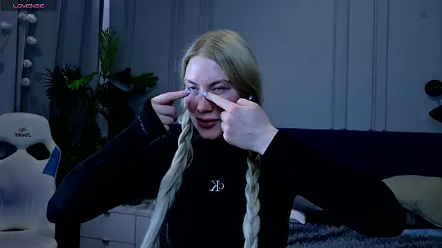 Liv Fay online show from 01/24/25, 01:14