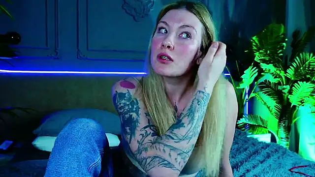 Liv Fay online show from 03/22/25, 12:17