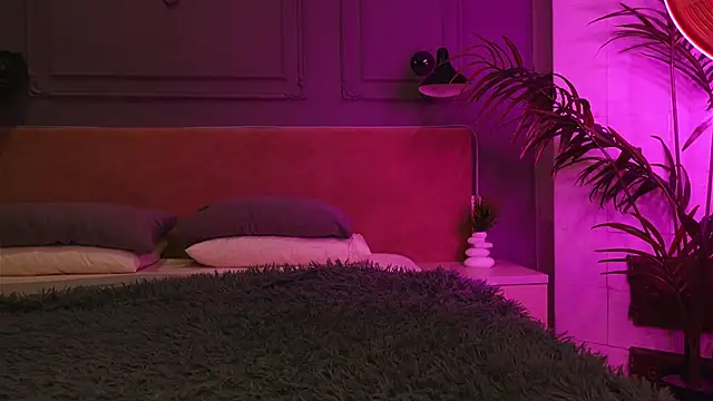 Snapshot of Liv_Fay chatting on 11/06/25, 01:56 Liv Fay online show from 11/06/25, 01:56