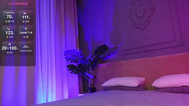 Snapshot of Liv_Fay chatting on 11/12/25, 03:12 Liv Fay online show from 11/12/25, 03:12