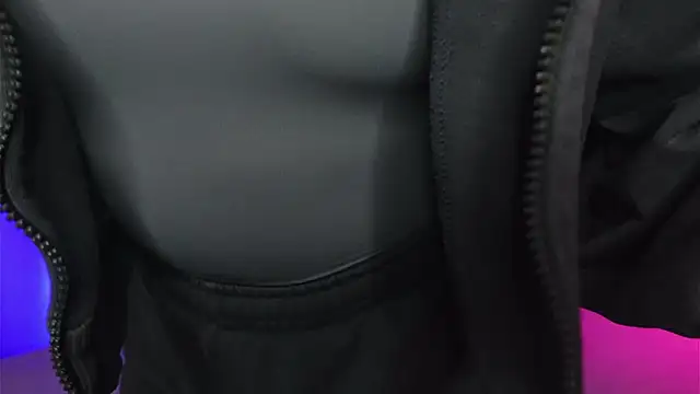 Snapshot of Liv_Fay chatting on 12/05/25, 02:14 Liv Fay online show from 12/05/25, 02:14