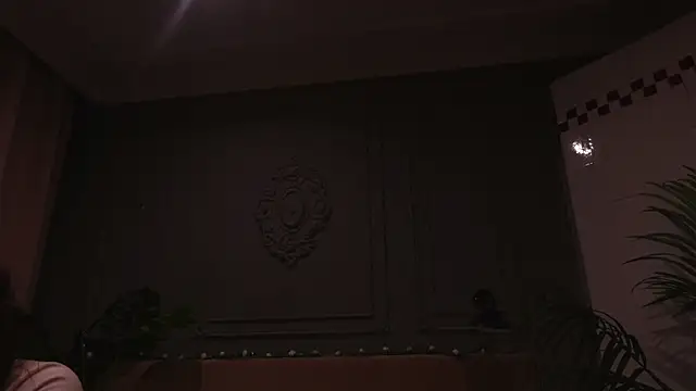 Snapshot of Liv_Fay chatting on 12/18/25, 02:12 Liv Fay online show from 12/18/25, 02:12