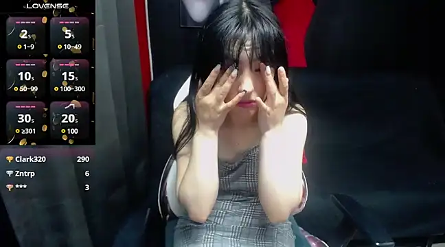 Snapshot of sailor_moon07 chatting on 02/15/25, 10:52 sailor moon07 online show from 02/15/25, 10:52