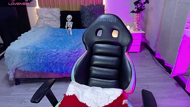 Snapshot of sailor_moon07 chatting on 10/07/25, 04:53 sailor moon07 online show from 10/07/25, 04:53