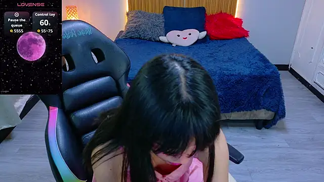 Snapshot of sailor_moon07 chatting on 04/07/26, 03:40 sailor moon07 online show from 04/07/26, 03:40