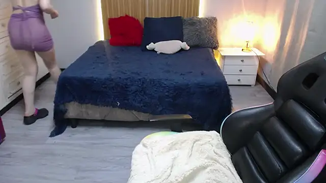 Snapshot of sailor_moon07 chatting on 04/11/26, 04:17 sailor moon07 online show from 04/11/26, 04:17