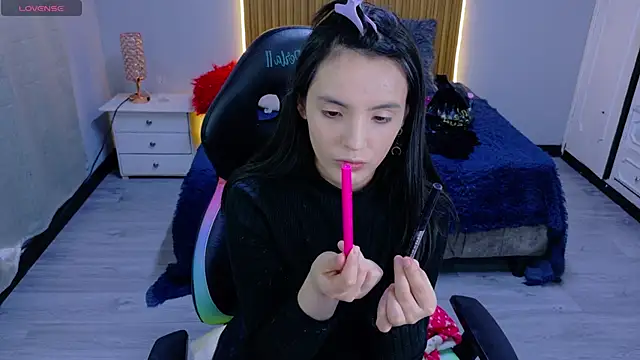 Snapshot of sailor_moon07 chatting on 04/15/26, 04:30 sailor moon07 online show from 04/15/26, 04:30