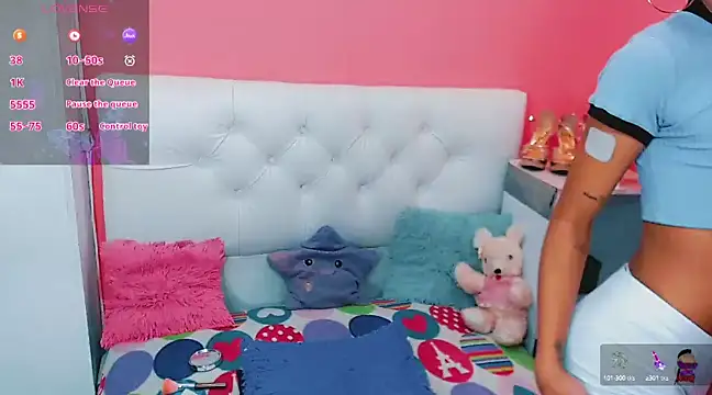 Snapshot of alexa-xxx- chatting on 03/19/25, 06:03 alexa-xxx- online show from 03/19/25, 06:03