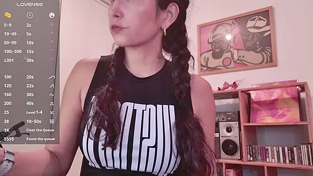 Snapshot of AndreaGomez88 chatting on 11/25/25, 01:49 AndreaGomez88 online show from 11/25/25, 01:49