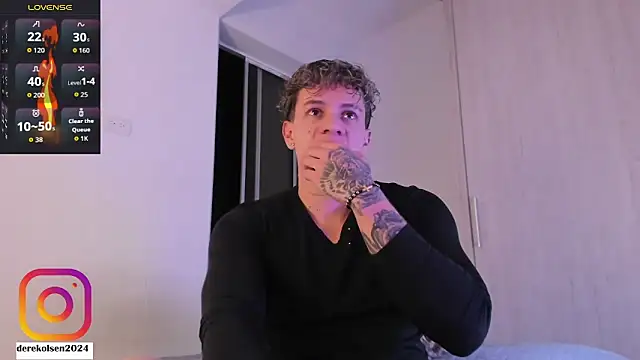 Snapshot of DerekOlsen chatting on 09/19/25, 02:46 DerekOlsen online show from 09/19/25, 02:46